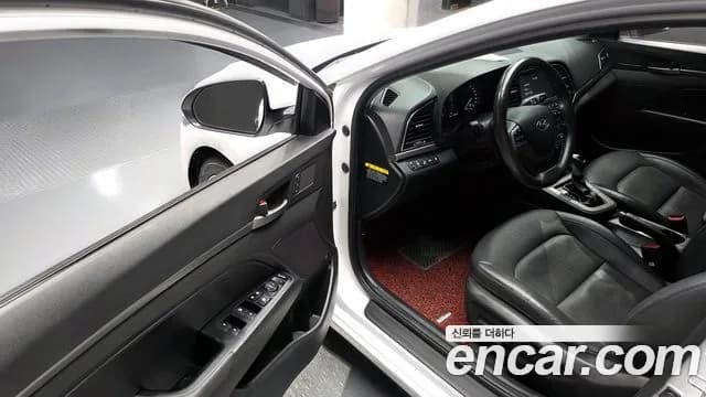 2018 Hyundai Avante AD 1.6 GDI Premium Sold VIN KMHD041DBJU458111 – photo 16 2018 Hyundai Avante AD 1.6 GDI Premium Sold VIN KMHD041DBJU458111 – photo 16
