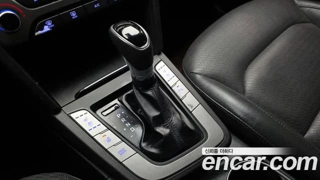 2018 Hyundai Avante AD 1.6 GDI Premium Sold VIN KMHD041DBJU458111 – photo 20 2018 Hyundai Avante AD 1.6 GDI Premium Sold VIN KMHD041DBJU458111 – photo 20