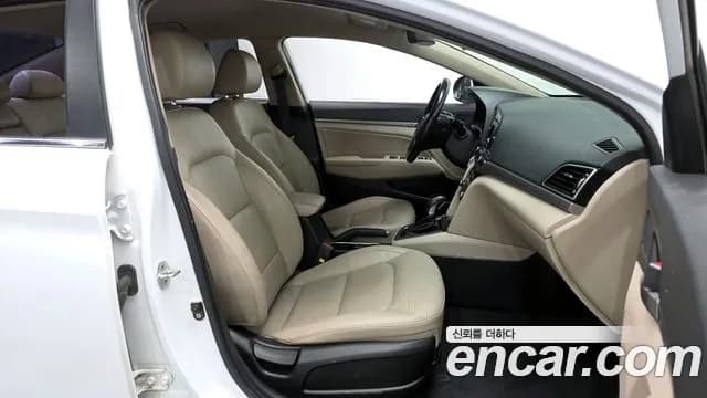 2018 Hyundai Avante AD 1.6 GDI Premium Sold VIN KMHD041DBJU500471 – photo 19 2018 Hyundai Avante AD 1.6 GDI Premium Sold VIN KMHD041DBJU500471 – photo 19