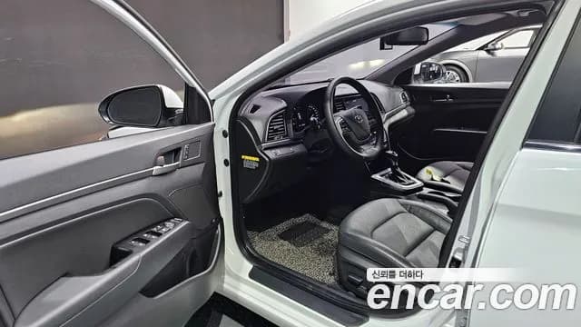 2018 Hyundai Avante AD 1.6 GDI Premium Sold VIN KMHD041DBJU722689 – photo 11 2018 Hyundai Avante AD 1.6 GDI Premium Sold VIN KMHD041DBJU722689 – photo 11