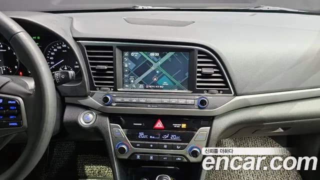 2018 Hyundai Avante AD 1.6 GDI Premium Sold VIN KMHD041DBJU722689 – photo 16 2018 Hyundai Avante AD 1.6 GDI Premium Sold VIN KMHD041DBJU722689 – photo 16