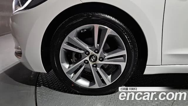 2018 Hyundai Avante AD 1.6 GDI Premium Sold VIN KMHD041DBJU722689 – photo 20 2018 Hyundai Avante AD 1.6 GDI Premium Sold VIN KMHD041DBJU722689 – photo 20