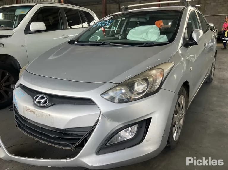 2013 Hyundai i30 Used VIN KMHD251EMDU121902 – rear exterior 2013 Hyundai i30 Used VIN KMHD251EMDU121902 – rear exterior