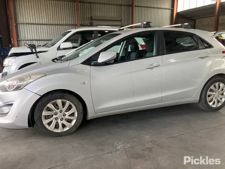 2013 Hyundai i30 Used VIN KMHD251EMDU121902 – photo 13 2013 Hyundai i30 Used VIN KMHD251EMDU121902 – photo 13