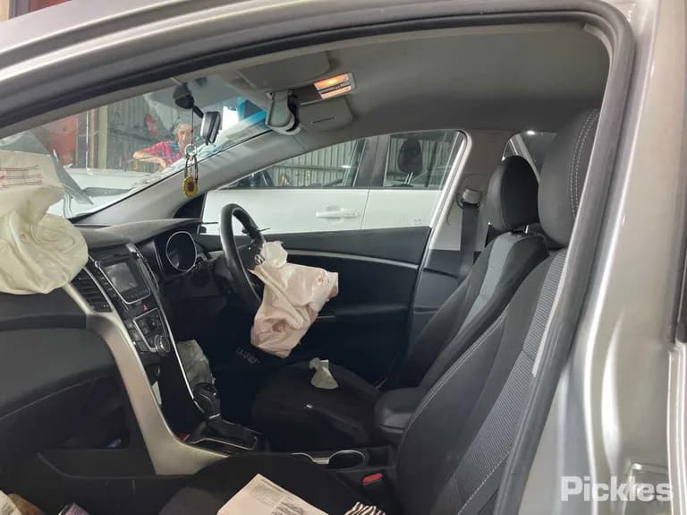 2013 Hyundai i30 Used VIN KMHD251EMDU121902 – photo 18 2013 Hyundai i30 Used VIN KMHD251EMDU121902 – photo 18