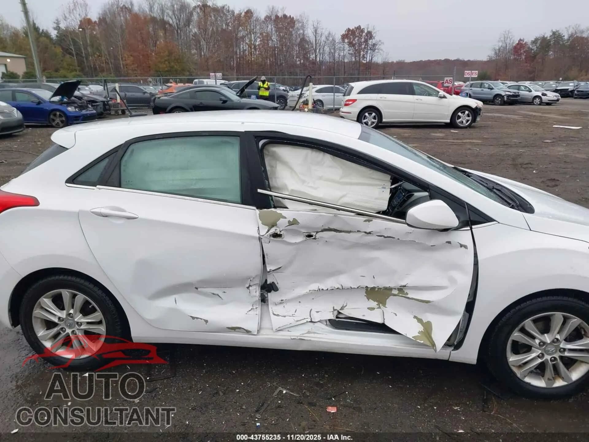2014 HYUNDAI ELANTRA GT Damaged VIN KMHD35LH7EU169743 – engine bay 2014 HYUNDAI ELANTRA GT Damaged VIN KMHD35LH7EU169743 – engine bay