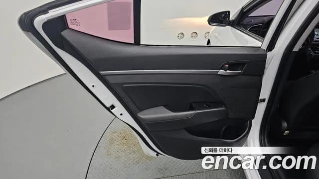 2017 Hyundai Avante AD 1.6 GDI Value Plus Sold VIN KMHD641DBHU380580 – interior seats 2017 Hyundai Avante AD 1.6 GDI Value Plus Sold VIN KMHD641DBHU380580 – interior seats
