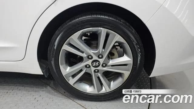 2017 Hyundai Avante AD 1.6 GDI Value Plus Sold VIN KMHD641DBHU380580 – photo 26 2017 Hyundai Avante AD 1.6 GDI Value Plus Sold VIN KMHD641DBHU380580 – photo 26