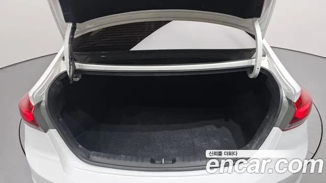 2017 Hyundai Avante AD 1.6 GDI Value Plus Sold VIN KMHD641DBHU380580 – photo 27 2017 Hyundai Avante AD 1.6 GDI Value Plus Sold VIN KMHD641DBHU380580 – photo 27