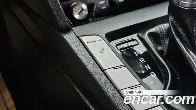 2017 Hyundai Avante AD 1.6 GDI Value Plus Sold VIN KMHD641DBHU382130 – front exterior 2017 Hyundai Avante AD 1.6 GDI Value Plus Sold VIN KMHD641DBHU382130 – front exterior
