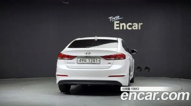 2017 Hyundai Avante AD 1.6 GDI Value Plus Sold VIN KMHD641DBHU382130 – exterior detail 2017 Hyundai Avante AD 1.6 GDI Value Plus Sold VIN KMHD641DBHU382130 – exterior detail