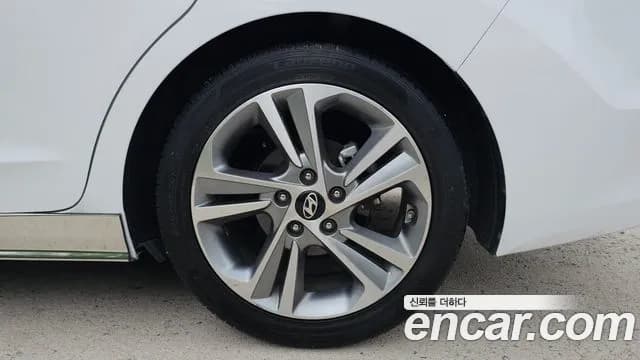 2017 Hyundai Avante AD 1.6 GDI Value Plus Sold VIN KMHD641DBHU382130 – photo 17 2017 Hyundai Avante AD 1.6 GDI Value Plus Sold VIN KMHD641DBHU382130 – photo 17