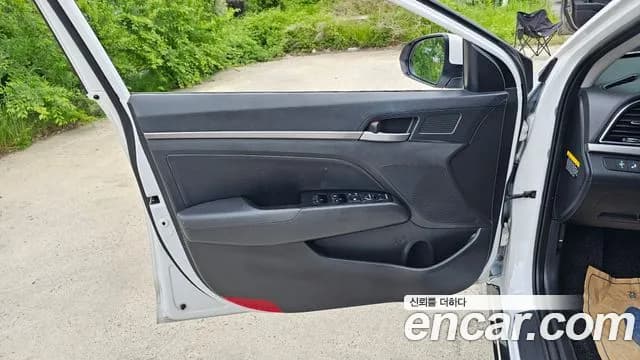 2017 Hyundai Avante AD 1.6 GDI Value Plus Sold VIN KMHD641DBHU382130 – photo 22 2017 Hyundai Avante AD 1.6 GDI Value Plus Sold VIN KMHD641DBHU382130 – photo 22
