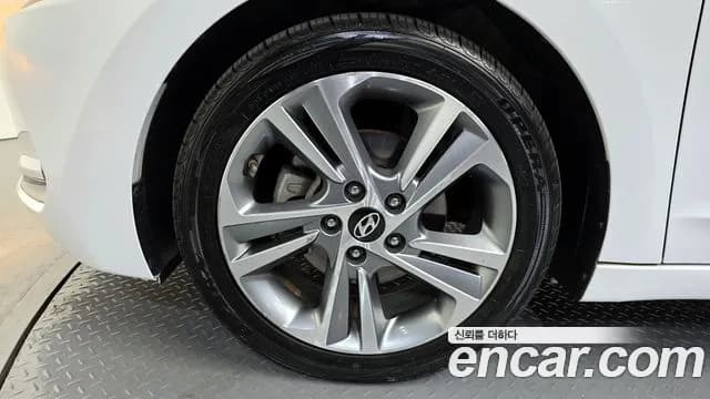 2018 Hyundai Avante AD 1.6 GDI Value Plus Sold VIN KMHD641DBJU426937 – interior seats 2018 Hyundai Avante AD 1.6 GDI Value Plus Sold VIN KMHD641DBJU426937 – interior seats