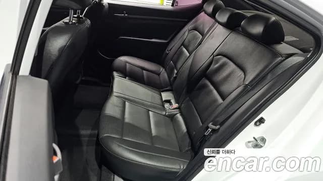 2018 Hyundai Avante AD 1.6 GDI Value Plus Sold VIN KMHD641DBJU428966 – interior seats 2018 Hyundai Avante AD 1.6 GDI Value Plus Sold VIN KMHD641DBJU428966 – interior seats