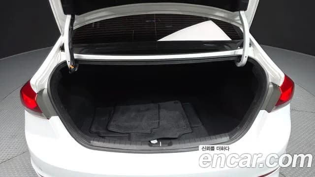 2018 Hyundai Avante AD 1.6 GDI Value Plus Sold VIN KMHD641DBJU434765 – interior seats 2018 Hyundai Avante AD 1.6 GDI Value Plus Sold VIN KMHD641DBJU434765 – interior seats