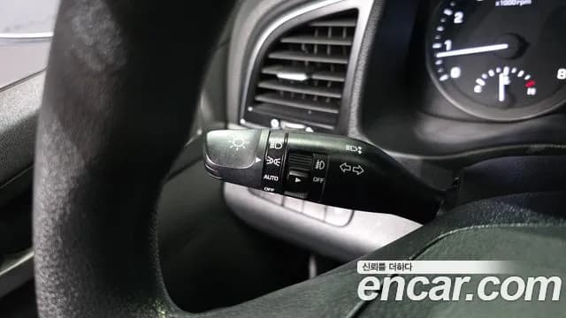 2018 Hyundai Avante AD 1.6 GDI Value Plus Sold VIN KMHD641DBJU434765 – exterior detail 2018 Hyundai Avante AD 1.6 GDI Value Plus Sold VIN KMHD641DBJU434765 – exterior detail