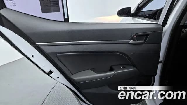 2018 Hyundai Avante AD 1.6 GDI Value Plus Sold VIN KMHD641DBJU441932 – photo 15 2018 Hyundai Avante AD 1.6 GDI Value Plus Sold VIN KMHD641DBJU441932 – photo 15