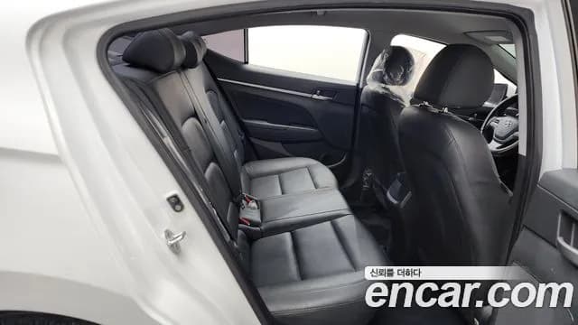 2018 Hyundai Avante AD 1.6 GDI Value Plus Sold VIN KMHD641DBJU448500 – interior seats 2018 Hyundai Avante AD 1.6 GDI Value Plus Sold VIN KMHD641DBJU448500 – interior seats