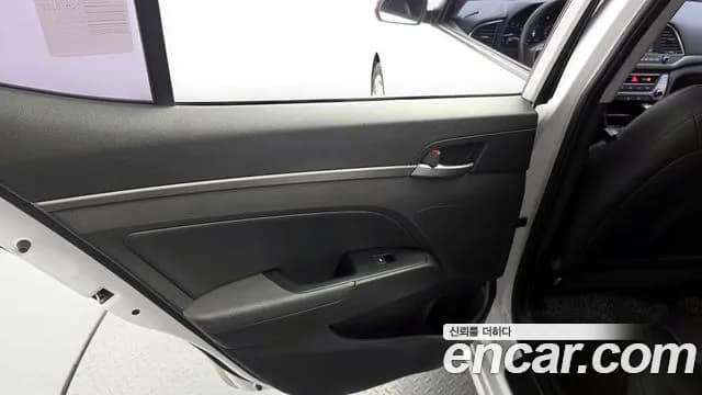 2018 Hyundai Avante AD 1.6 GDI Value Plus Sold VIN KMHD641DBJU470130 – photo 13 2018 Hyundai Avante AD 1.6 GDI Value Plus Sold VIN KMHD641DBJU470130 – photo 13