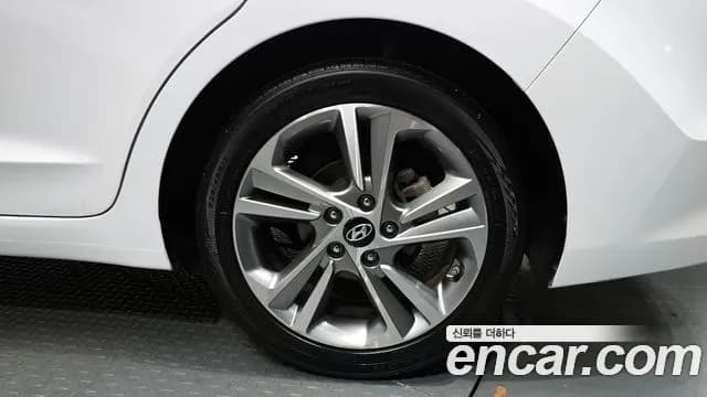 2018 Hyundai Avante AD 1.6 GDI Value Plus Sold VIN KMHD641DBJU474018 – side profile 2018 Hyundai Avante AD 1.6 GDI Value Plus Sold VIN KMHD641DBJU474018 – side profile
