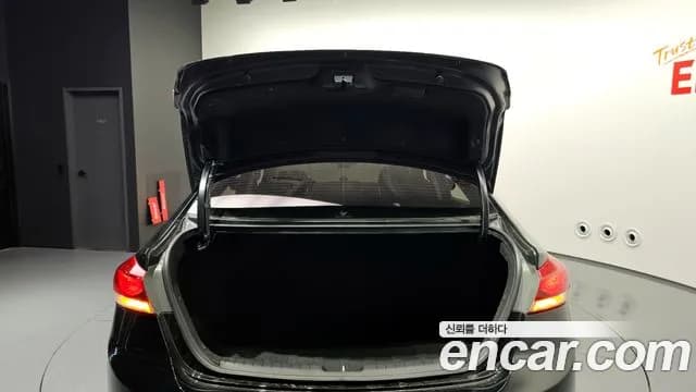 2018 Hyundai Avante AD 1.6 GDI Value Plus Sold VIN KMHD641DBJU484416 – rear exterior 2018 Hyundai Avante AD 1.6 GDI Value Plus Sold VIN KMHD641DBJU484416 – rear exterior