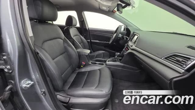 2018 Hyundai Avante AD 1.6 GDI Value Plus Sold VIN KMHD641DBJU491474 – trunk area 2018 Hyundai Avante AD 1.6 GDI Value Plus Sold VIN KMHD641DBJU491474 – trunk area