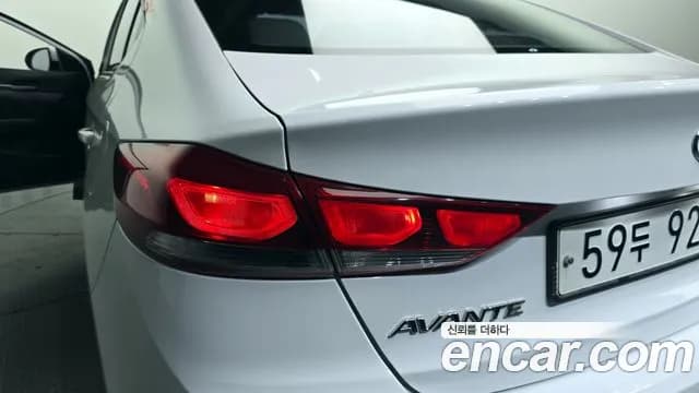 2018 Hyundai Avante AD 1.6 GDI Value Plus Sold VIN KMHD641DBJU494273 – exterior detail 2018 Hyundai Avante AD 1.6 GDI Value Plus Sold VIN KMHD641DBJU494273 – exterior detail
