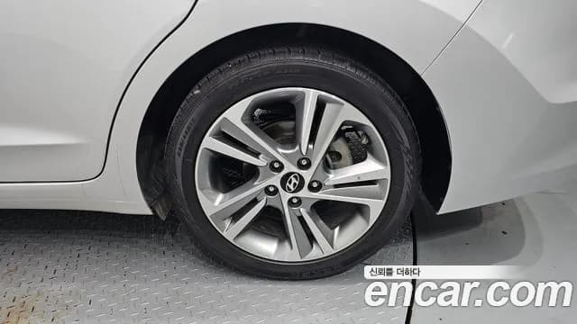 2018 Hyundai Avante AD 1.6 GDI Value Plus Sold VIN KMHD641DBJU506730 – interior seats 2018 Hyundai Avante AD 1.6 GDI Value Plus Sold VIN KMHD641DBJU506730 – interior seats