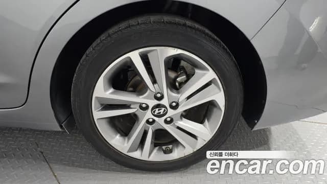 2018 Hyundai Avante AD 1.6 GDI Value Plus Sold VIN KMHD641DBJU508810 – front exterior 2018 Hyundai Avante AD 1.6 GDI Value Plus Sold VIN KMHD641DBJU508810 – front exterior