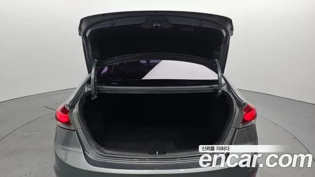 2018 Hyundai Avante AD 1.6 GDI Value Plus Sold VIN KMHD641DBJU508810 – rear exterior 2018 Hyundai Avante AD 1.6 GDI Value Plus Sold VIN KMHD641DBJU508810 – rear exterior