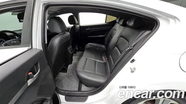 2018 Hyundai Avante AD 1.6 GDI Value Plus Sold VIN KMHD641DBJU513894 – interior seats 2018 Hyundai Avante AD 1.6 GDI Value Plus Sold VIN KMHD641DBJU513894 – interior seats