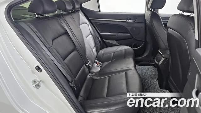 2018 Hyundai Avante AD 1.6 GDI Value Plus Sold VIN KMHD641DBJU523807 – exterior detail 2018 Hyundai Avante AD 1.6 GDI Value Plus Sold VIN KMHD641DBJU523807 – exterior detail