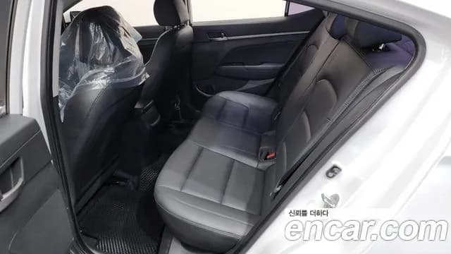 2018 Hyundai Avante AD 1.6 GDI Value Plus Sold VIN KMHD641DBJU525955 – trunk area 2018 Hyundai Avante AD 1.6 GDI Value Plus Sold VIN KMHD641DBJU525955 – trunk area