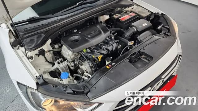 2018 Hyundai Avante AD 1.6 GDI Style Sold VIN KMHD641DBJU529786 – engine bay 2018 Hyundai Avante AD 1.6 GDI Style Sold VIN KMHD641DBJU529786 – engine bay