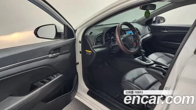 2018 Hyundai Avante AD 1.6 GDI Style Sold VIN KMHD641DBJU529786 – undercarriage 2018 Hyundai Avante AD 1.6 GDI Style Sold VIN KMHD641DBJU529786 – undercarriage