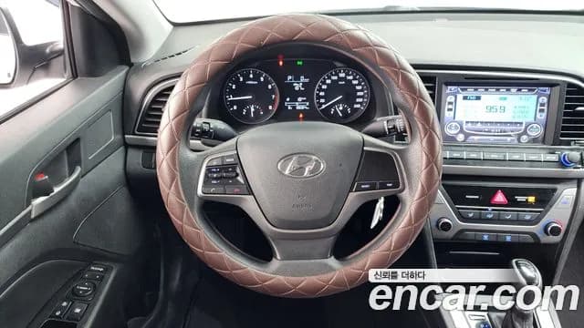 2018 Hyundai Avante AD 1.6 GDI Style Sold VIN KMHD641DBJU529786 – trunk area 2018 Hyundai Avante AD 1.6 GDI Style Sold VIN KMHD641DBJU529786 – trunk area