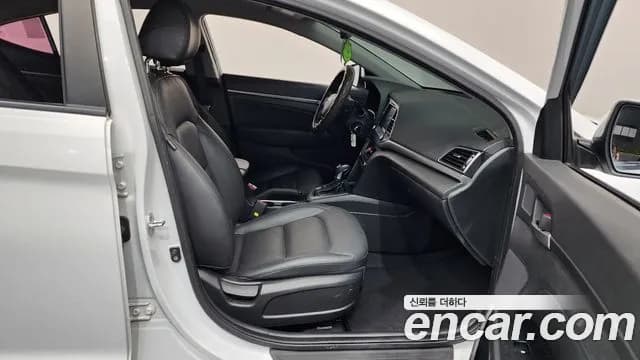 2018 Hyundai Avante AD 1.6 GDI Style Sold VIN KMHD641DBJU529786 – photo 20 2018 Hyundai Avante AD 1.6 GDI Style Sold VIN KMHD641DBJU529786 – photo 20