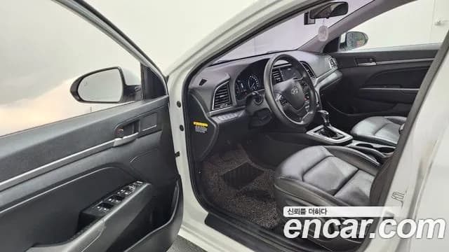 2018 Hyundai Avante AD 1.6 GDI Value Plus Sold VIN KMHD641DBJU535292 – exterior detail 2018 Hyundai Avante AD 1.6 GDI Value Plus Sold VIN KMHD641DBJU535292 – exterior detail