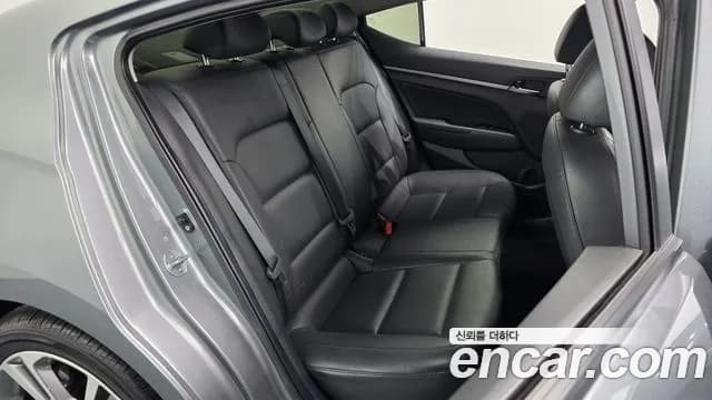 2018 Hyundai Avante AD 1.6 GDI Value Plus Sold VIN KMHD641DBJU557258 – rear exterior 2018 Hyundai Avante AD 1.6 GDI Value Plus Sold VIN KMHD641DBJU557258 – rear exterior