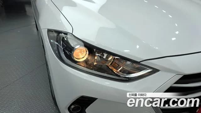 2018 Hyundai Avante AD 1.6 GDI Value Plus Sold VIN KMHD641DBJU559124 – exterior detail 2018 Hyundai Avante AD 1.6 GDI Value Plus Sold VIN KMHD641DBJU559124 – exterior detail