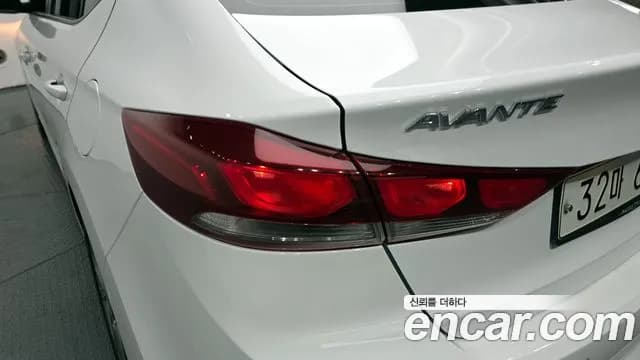 2018 Hyundai Avante AD 1.6 GDI Value Plus Sold VIN KMHD641DBJU559124 – trunk area 2018 Hyundai Avante AD 1.6 GDI Value Plus Sold VIN KMHD641DBJU559124 – trunk area