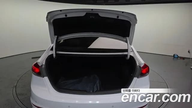 2018 Hyundai Avante AD 1.6 GDI Value Plus Sold VIN KMHD641DBJU570458 – rear exterior 2018 Hyundai Avante AD 1.6 GDI Value Plus Sold VIN KMHD641DBJU570458 – rear exterior