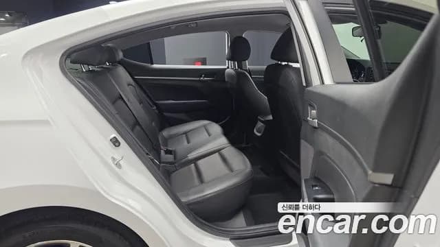 2018 Hyundai Avante AD 1.6 GDI Value Plus Sold VIN KMHD641DBJU582701 – interior seats 2018 Hyundai Avante AD 1.6 GDI Value Plus Sold VIN KMHD641DBJU582701 – interior seats