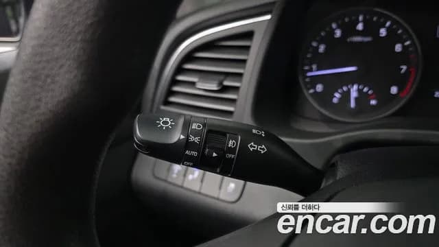 2018 Hyundai Avante AD 1.6 GDI Value Plus Sold VIN KMHD641DBJU582701 – exterior detail 2018 Hyundai Avante AD 1.6 GDI Value Plus Sold VIN KMHD641DBJU582701 – exterior detail
