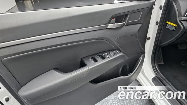 2018 Hyundai Avante AD 1.6 GDI Value Plus Sold VIN KMHD641DBJU586957 – photo 23 2018 Hyundai Avante AD 1.6 GDI Value Plus Sold VIN KMHD641DBJU586957 – photo 23