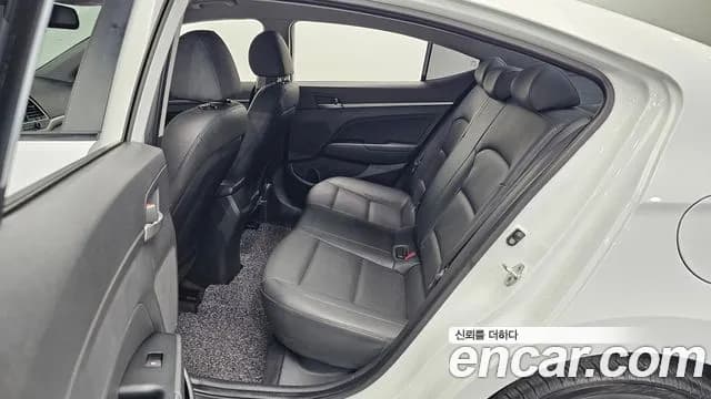 2018 Hyundai Avante AD 1.6 GDI Value Plus Sold VIN KMHD641DBJU592981 – photo 15 2018 Hyundai Avante AD 1.6 GDI Value Plus Sold VIN KMHD641DBJU592981 – photo 15