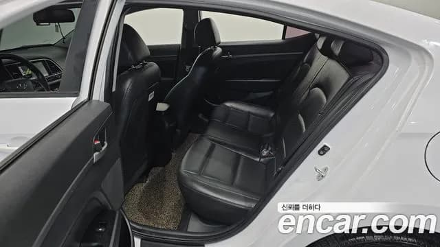 2018 Hyundai Avante AD 1.6 GDI Value Plus Sold VIN KMHD641DBJU595232 – exterior detail 2018 Hyundai Avante AD 1.6 GDI Value Plus Sold VIN KMHD641DBJU595232 – exterior detail