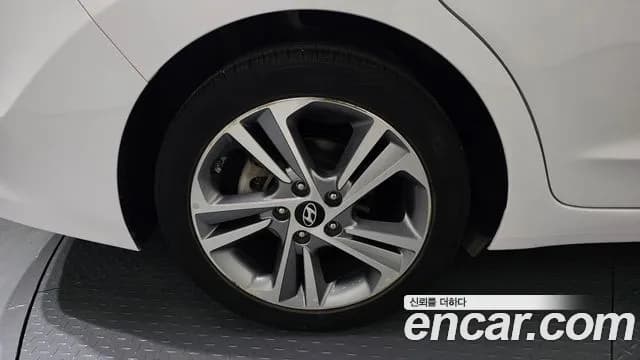 2018 Hyundai Avante AD 1.6 GDI Value Plus Sold VIN KMHD641DBJU609805 – front exterior 2018 Hyundai Avante AD 1.6 GDI Value Plus Sold VIN KMHD641DBJU609805 – front exterior