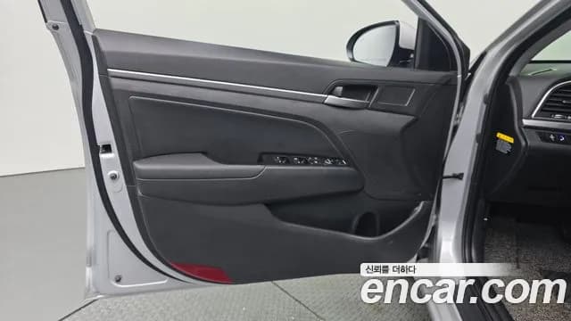 2018 Hyundai Avante AD 1.6 GDI Value Plus Sold VIN KMHD641DBJU631463 – photo 12 2018 Hyundai Avante AD 1.6 GDI Value Plus Sold VIN KMHD641DBJU631463 – photo 12